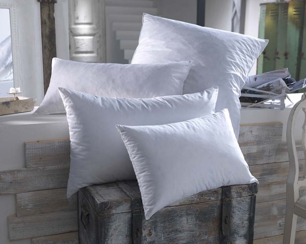 oreiller-divers-confort-lit_936483910